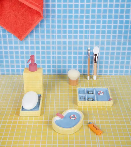 Distributeur savon piscine