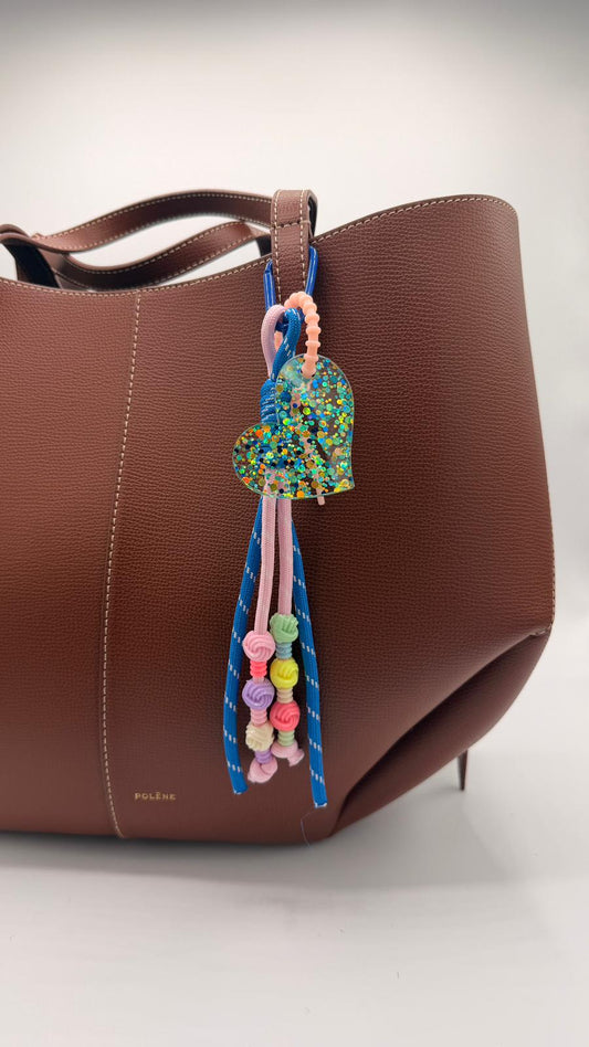 Porte-clé - paire de lacets colorés pendantes et perles