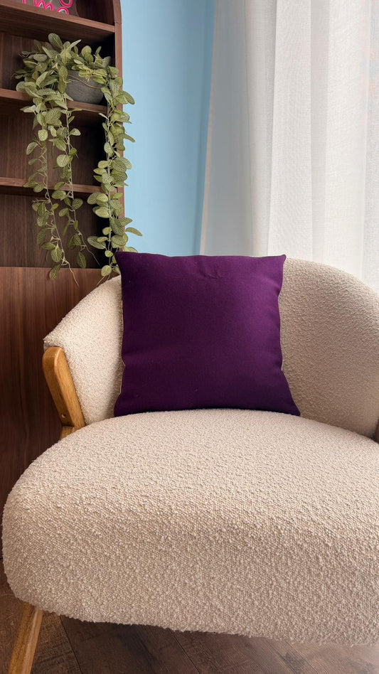 Coussin fleuri violet