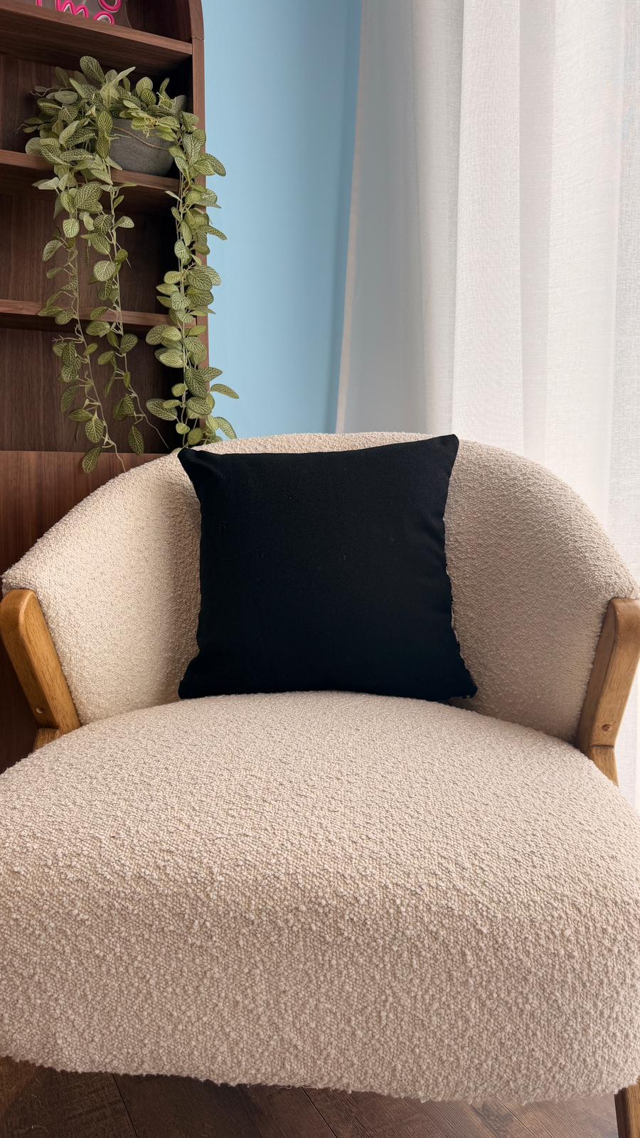 Coussin noir et blanc